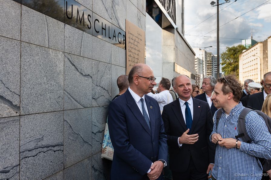 010_Minister Wojciech Kolarski_Uroczystości przy pomniku Umschlagplatz_22-07-2026_GJB_0140.jpg.JPG