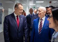 017_Prezydent_Karol_Nawrocki_wizyta_Olimp_Nutrifarm_Debica_20260723_MWB15294.jpg