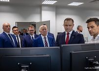 022_Prezydent_Karol_Nawrocki_wizyta_Olimp_Nutrifarm_Debica_20260723_MWB16052.jpg