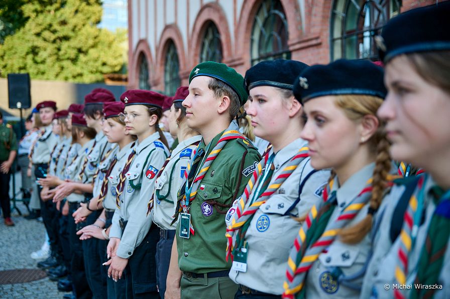 002_Minister_Wojciech_Kolarski_Apel_Zlot_Harcerski_82_rocznica_Powstania_Warszawskiego_20260729_image00010.jpg