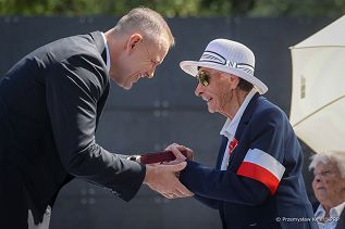 008_a_Prezydent_Karol_Nawrocki_Muzeum_Powstania_Warszawskiego_20260730_PK2_2718.jpg