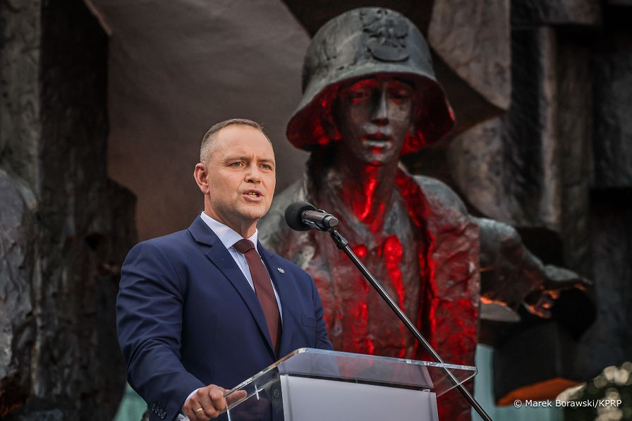 016_Prezydent_Karol_Nawrocki_Msza_sw_polowa_Apel_Poleglych_obchody_82_rocznicy_Powstania_Warszawskiego_20260731_MB_22058.jpg