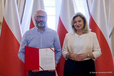 02_Agnieszka_Jedrzak_Artur-Szulc_wreczenia_aktu_powolania_Rada_Polonnii_20260731_MB_14770.jpg
