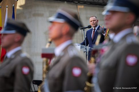 021_Prezydent_Karol_Nawrocki_Msza_sw_polowa_Apel_Poleglych_obchody_82_rocznicy_Powstania_Warszawskiego_20260731_MB_22182.jpg