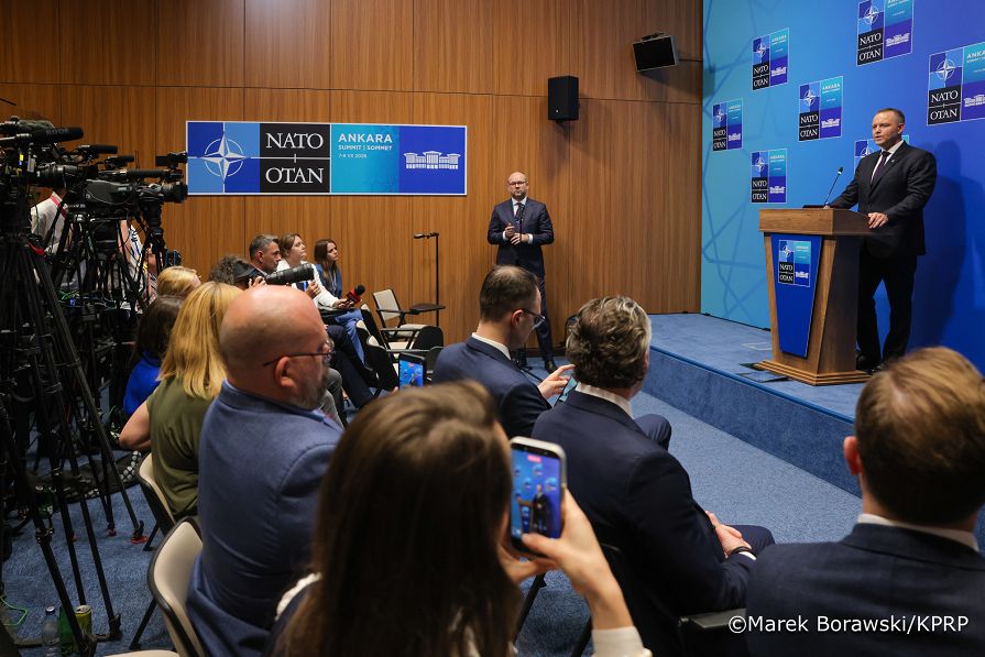 002_Prezydent Karol Nawrocki_Szczyt NATO w Ankarze_Konferencja prasowa_08-07-2026_MB1_0071.jpg.JPG