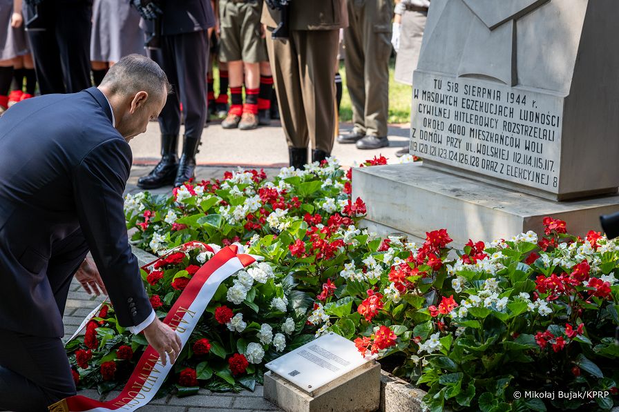 007_Prezydent_Karol_Nawrocki_upamietnienie_Ofiar_Rzezi_Woli_zlozenie_wienca_20260801_MWB14765.jpg