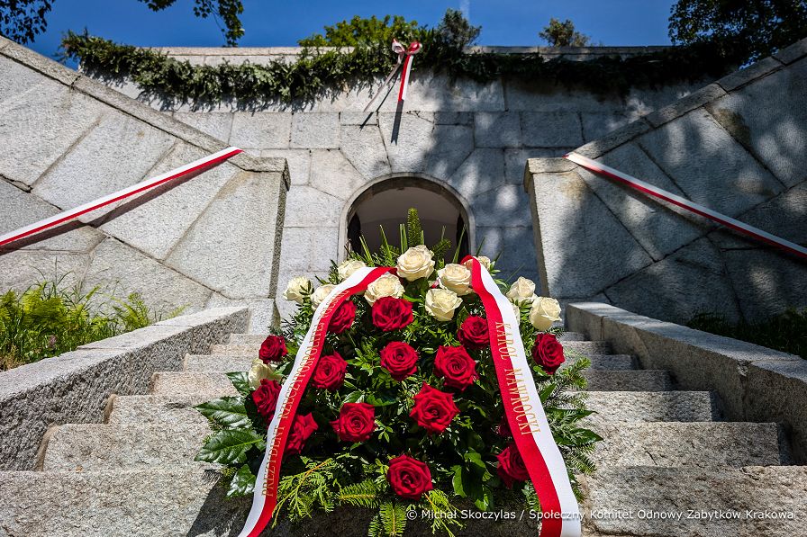 001_Wieniec_grob_Jan_Kasprowicz_20260801_PXL_20260801_081116888.jpg