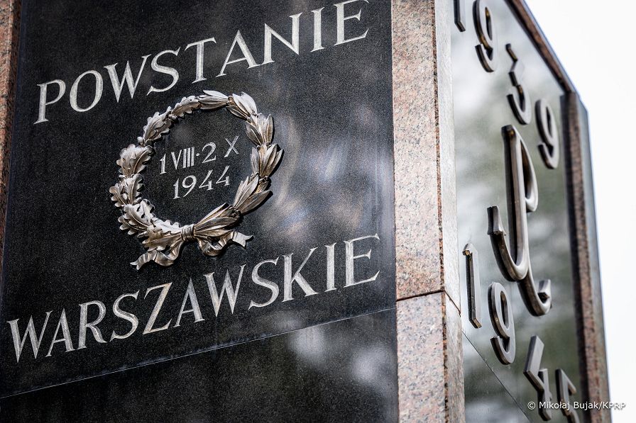 005_a_Prezydent_Karol_Nawrocki_82_rocznica_wybuchu_Powstania_Warszawskiego_Powazki_20260801_MWB25155.jpg
