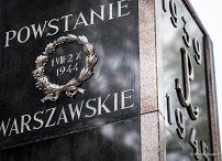 005_a_Prezydent_Karol_Nawrocki_82_rocznica_wybuchu_Powstania_Warszawskiego_Powazki_20260801_MWB25155.jpg