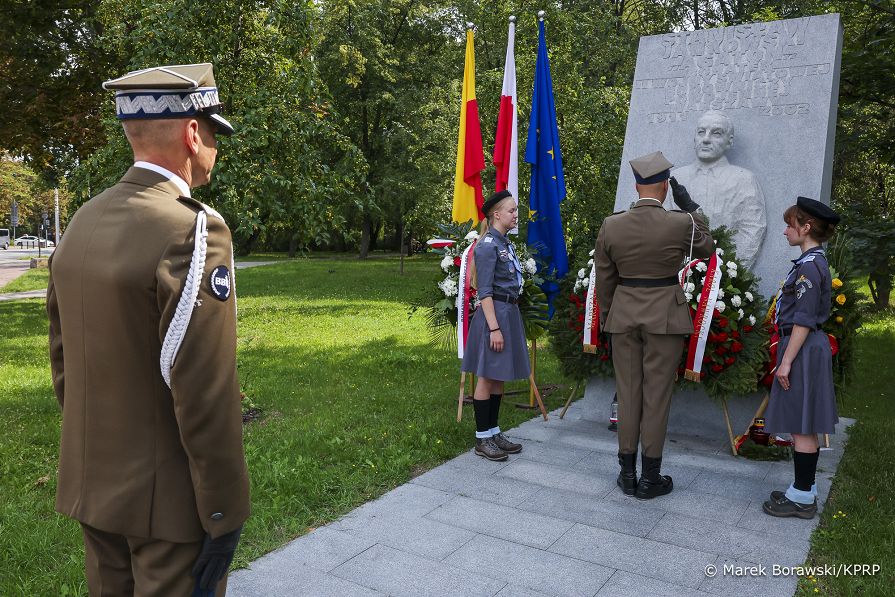 02_Adam_Rzeczkowski_wieniec_Pomnik_Stanislawa_Jankowskiego_Agatona_20260801_MB_15645.jpg