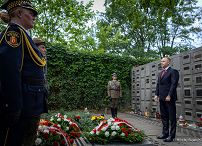 002_a_a_Prezydent_Karol_Nawrocki_82_rocznica_wybuchu_Powstania_Warszawskiego_Powazki_20260801_MWB16292.jpg