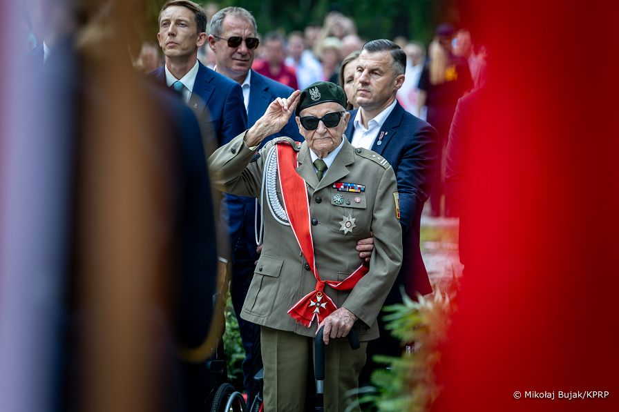 004_Prezydent_Karol_Nawrocki_82_rocznica_wybuchu_Powstania_Warszawskiego_Powazki_20260801_MWB25142.jpg