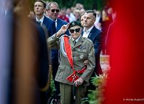 004_Prezydent_Karol_Nawrocki_82_rocznica_wybuchu_Powstania_Warszawskiego_Powazki_20260801_MWB25142.jpg