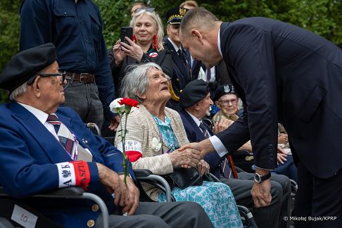 002_a_f_Prezydent_Karol_Nawrocki_82_rocznica_wybuchu_Powstania_Warszawskiego_Powazki_20260801_MWB16748.jpg