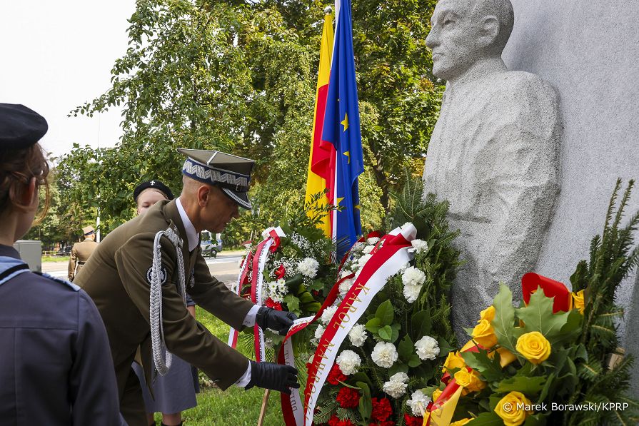 03_Adam_Rzeczkowski_wieniec_Pomnik_Stanislawa_Jankowskiego_Agatona_20260801_MB_15650.jpg