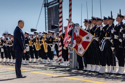 002_b_Prezydent_Karol_Nawrocki_wodowanie_ORP_Wicher_20260812_MWB29996.jpg