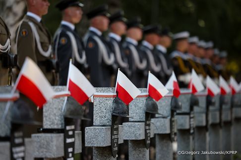 012_Prezydent Karol Nawrocki_Apel Pamięcipod Pomnikiem Poległym 1920 roku_14-08-2026_LB_29539.jpg.JPG