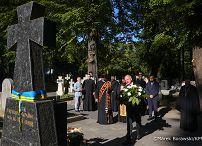 001_Minister Wojciech Kolarski_Złożenie wieńców na grobach przed Świętem Wojska Polskiego_14-08-2026_MB_18309.jpg.JPG