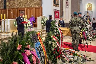 002_Doradca_Dariusz_Dudek_pogrzeb_Maria_Kowalska_20260813_20260813_094135225_iOS.jpg