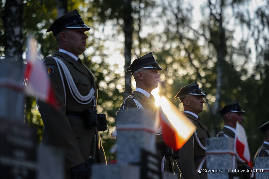 008_Prezydent Karol Nawrocki_Apel Pamięcipod Pomnikiem Poległym 1920 roku_14-08-2026_LB_29563.jpg.JPG