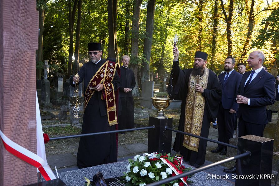 007_Minister Wojciech Kolarski_Złożenie wieńców na grobach przed Świętem Wojska Polskiego_14-08-2026_MB_18461.jpg.JPG
