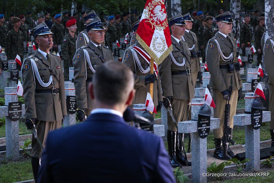014_Prezydent Karol Nawrocki_Apel Pamięcipod Pomnikiem Poległym 1920 roku_14-08-2026_LB_29793.jpg.JPG