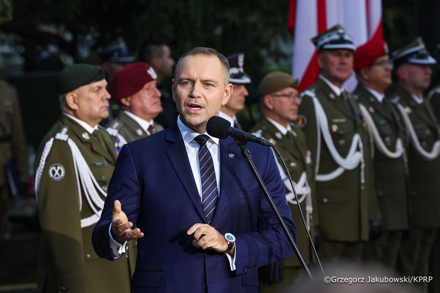 013_Prezydent Karol Nawrocki_Apel Pamięcipod Pomnikiem Poległym 1920 roku_14-08-2026_LB_29681.jpg.JPG