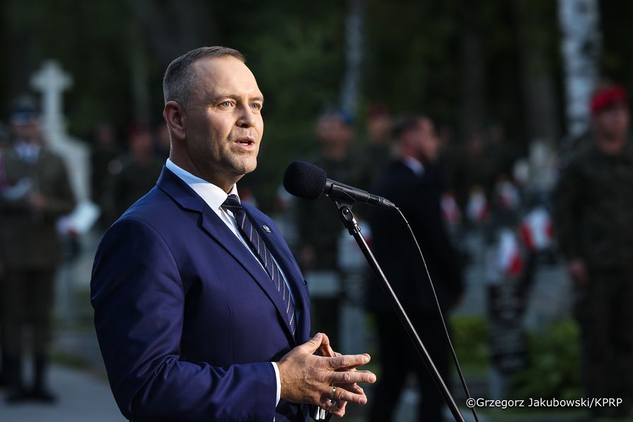 015_Prezydent Karol Nawrocki_Apel Pamięcipod Pomnikiem Poległym 1920 roku_14-08-2026_LB_29728.jpg.JPG