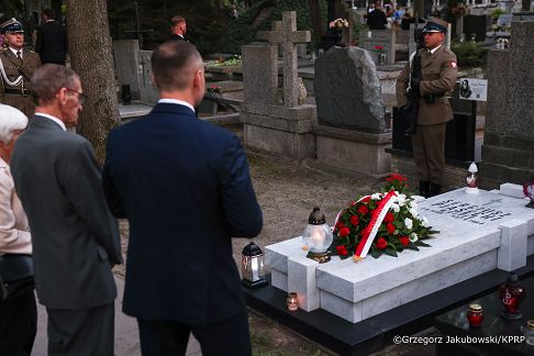 022_Prezydent Karol Nawrocki_Apel Pamięcipod Pomnikiem Poległym 1920 roku_14-08-2026_1S5A2246.jpg.JPG