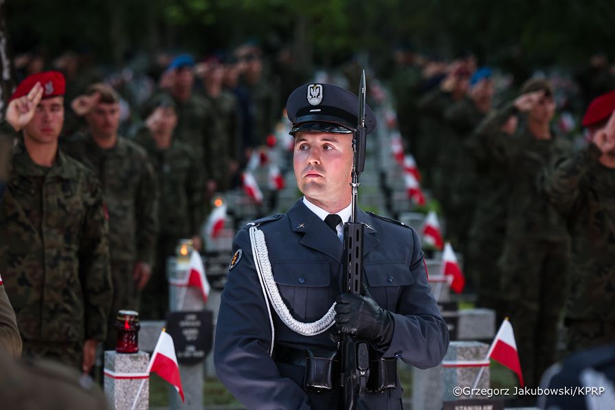 019_Prezydent Karol Nawrocki_Apel Pamięcipod Pomnikiem Poległym 1920 roku_14-08-2026_LB_29949.jpg.JPG