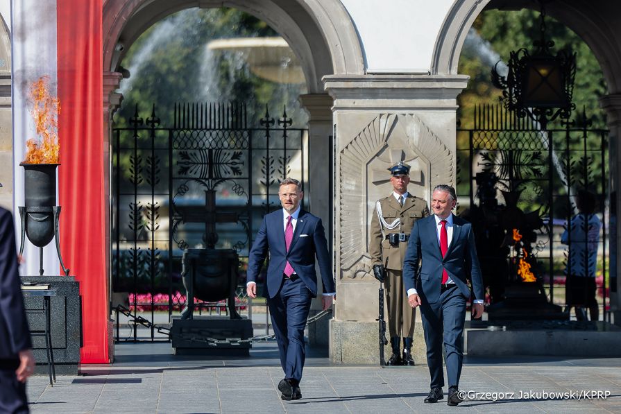 002_Para Prezydencka_Uroczysta Zmiana Warty Przy Grobie Nieznanego Żołnierza_15-08-2026_LB_20046.jpg.JPG