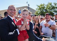 029_Para Prezydencka_Uroczysta Zmiana Warty Przy Grobie Nieznanego Żołnierza_15-08-2026_1S5A2820.jpg.JPG