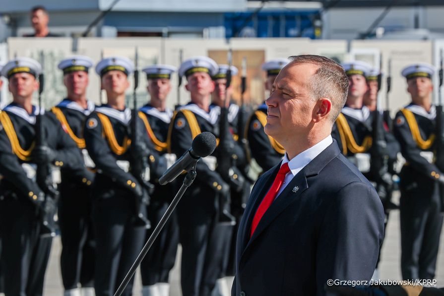 012_Para Prezydencka_Uroczysta Zmiana Warty Przy Grobie Nieznanego Żołnierza_15-08-2026_LB_20210.jpg.JPG