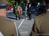 001_Para Prezydencka_Złożenie wieńca pod pomnikiem Marszałka Piłsudskiego_15-08-2026_MB_24686.jpg.JPG