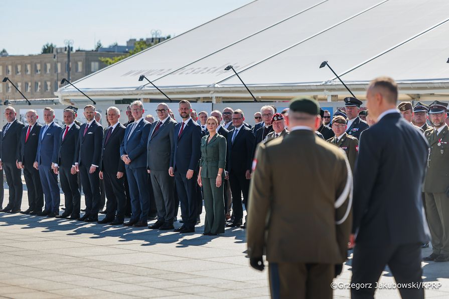 006_Para Prezydencka_Uroczysta Zmiana Warty Przy Grobie Nieznanego Żołnierza_15-08-2026_LB_20191.jpg.JPG