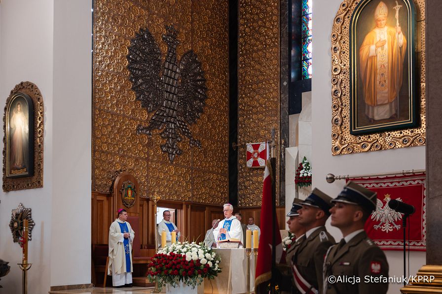 003_Para Prezydencka_Msza Święta za Ojczyznę_15-08-2026_340A7108.jpg.JPG