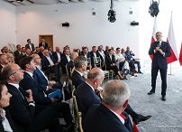013_Prezydent_Karol_Nawrocki_posiedzenie_Rady_Biznesu_Jurata_20260825_MB_10237.jpg