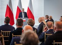 003_Prezydent_Karol_Nawrocki_posiedzenie_Rady_Biznesu_Jurata_20260825_MB_27026.jpg