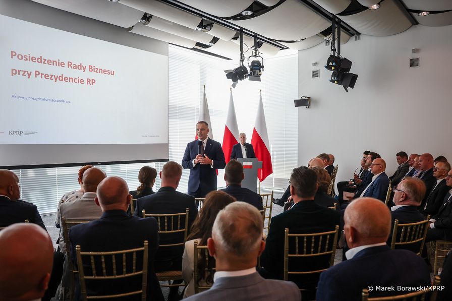 014_Prezydent_Karol_Nawrocki_posiedzenie_Rady_Biznesu_Jurata_20260825_MB_10266.jpg