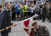 11_Karol_Nawrocki_wrecza_sztandar_18_Stolecznej_Brygadzie_Obrony_Terytorialnej_20260803_PK2_4173.jpg