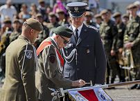 10_Karol_Nawrocki_wrecza_sztandar_18_Stolecznej_Brygadzie_Obrony_Terytorialnej_20260803_PK2_4100.jpg