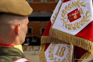 13_Karol_Nawrocki_wrecza_sztandar_18_Stolecznej_Brygadzie_Obrony_Terytorialnej_20260803_PK1_7916.jpg