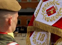 13_Karol_Nawrocki_wrecza_sztandar_18_Stolecznej_Brygadzie_Obrony_Terytorialnej_20260803_PK1_7916.jpg