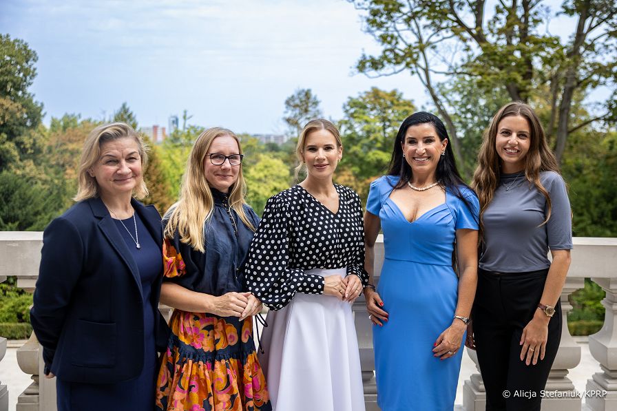 008_Prezydentowa_Marta_Nawrocka_spotkanie_Kobiety_BEYOND_Polish_American_Womens_Club_20260801_340A1379.jpg