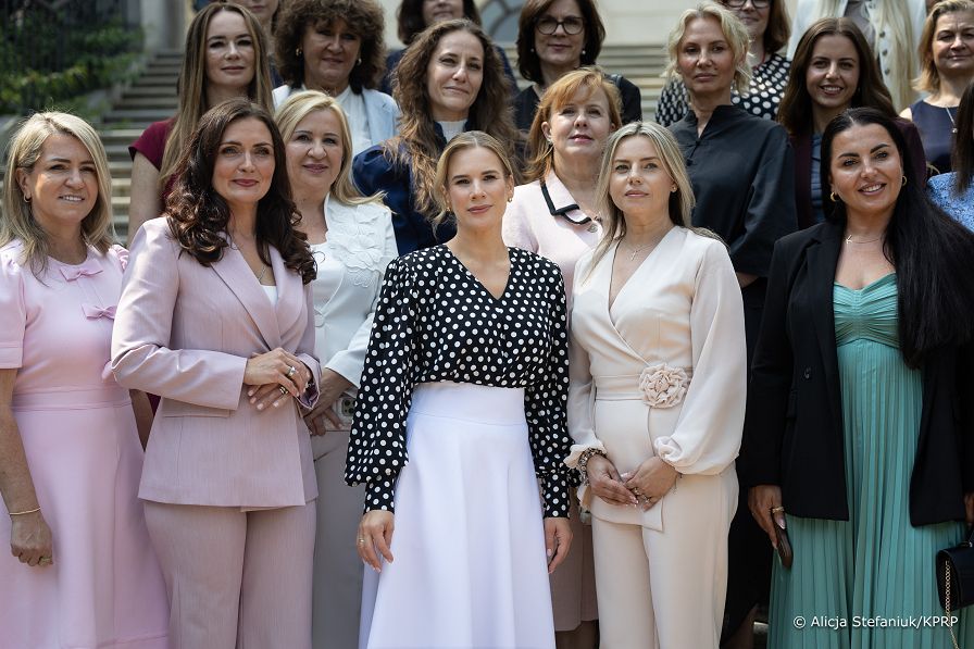 002_Prezydentowa_Marta_Nawrocka_spotkanie_Kobiety_BEYOND_Polish_American_Womens_Club_20260801_7C6A0017.jpg