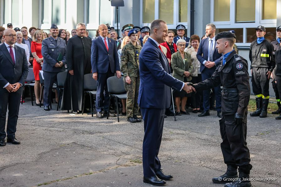 002_a_Para_Prezydencka_rozpoczecie_roku_szkolnego_Komornica_20260901_GJB_0297.jpg