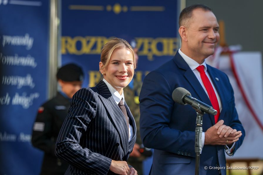 012_Para_Prezydencka_rozpoczecie_roku_szkolnego_Komornica_20260901_GJA_2115.jpg