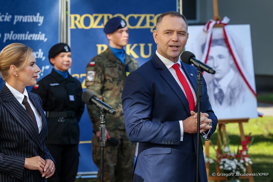 010_Para_Prezydencka_rozpoczecie_roku_szkolnego_Komornica_20260901_GJA_2043.jpg