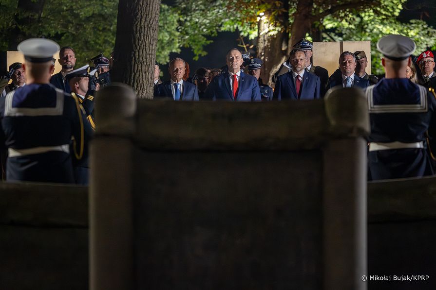 006_Prezydent_Karol_Nawrocki_87_rocznica_wybuchu_II_wojny_swiatowej_Westerplatte_20260901_MWB25926.jpg