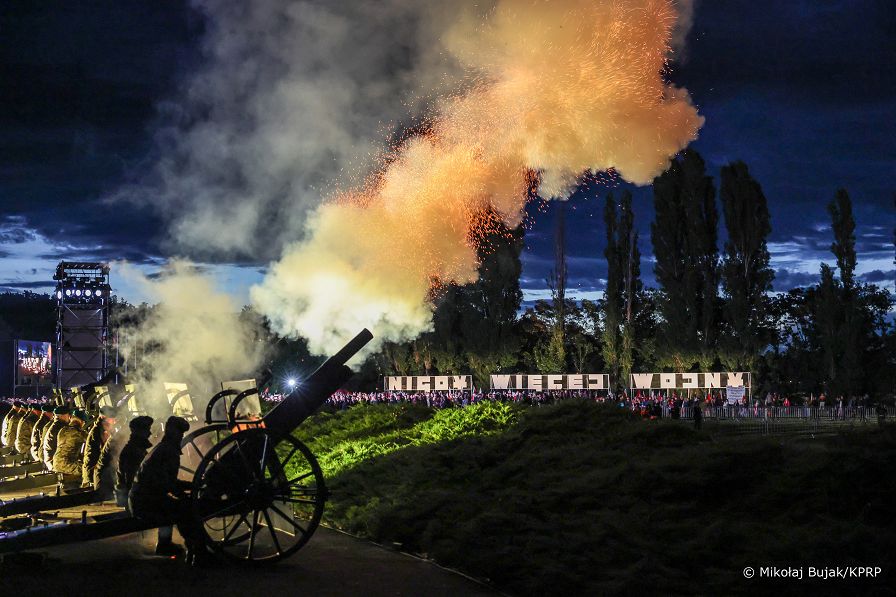 016_Prezydent_Karol_Nawrocki_87_rocznica_wybuchu_II_wojny_swiatowej_Westerplatte_20260901_MWB15255.jpg